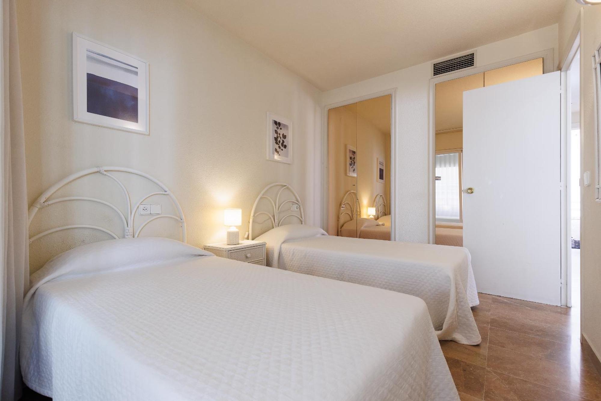 Uhc Center Apartments Салоу Экстерьер фото